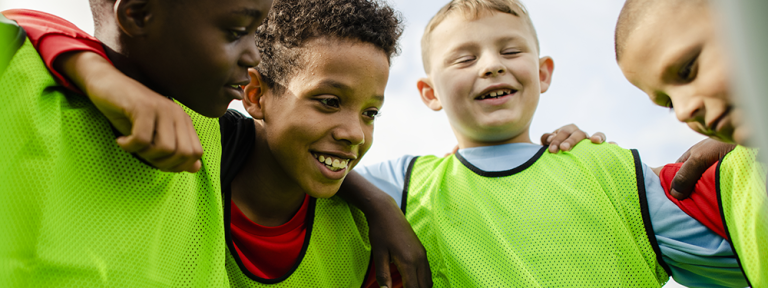 jeunes joueurs de foot