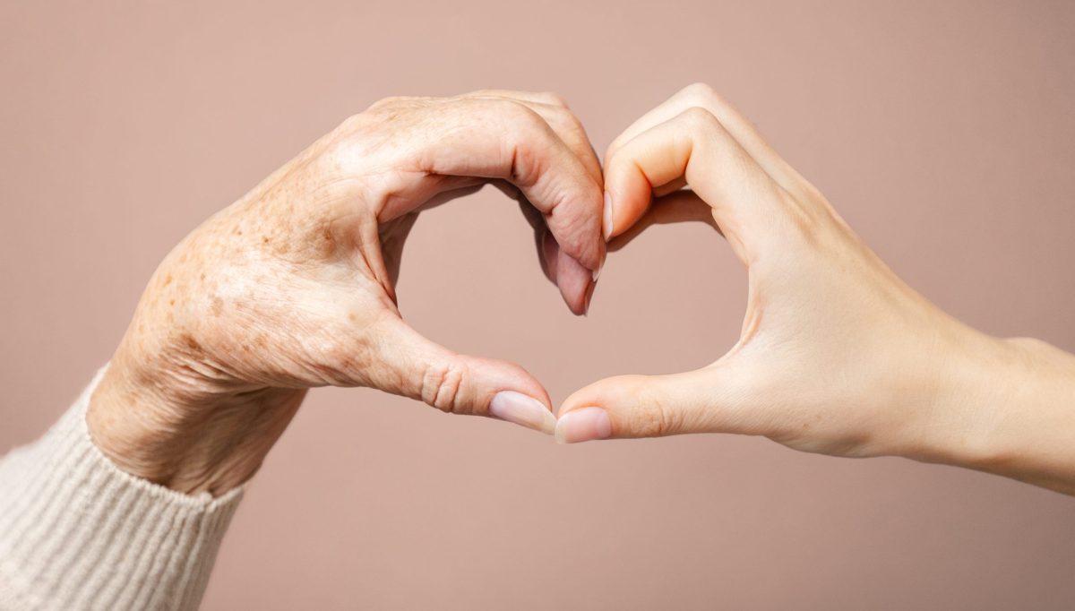 deux mains en coeur