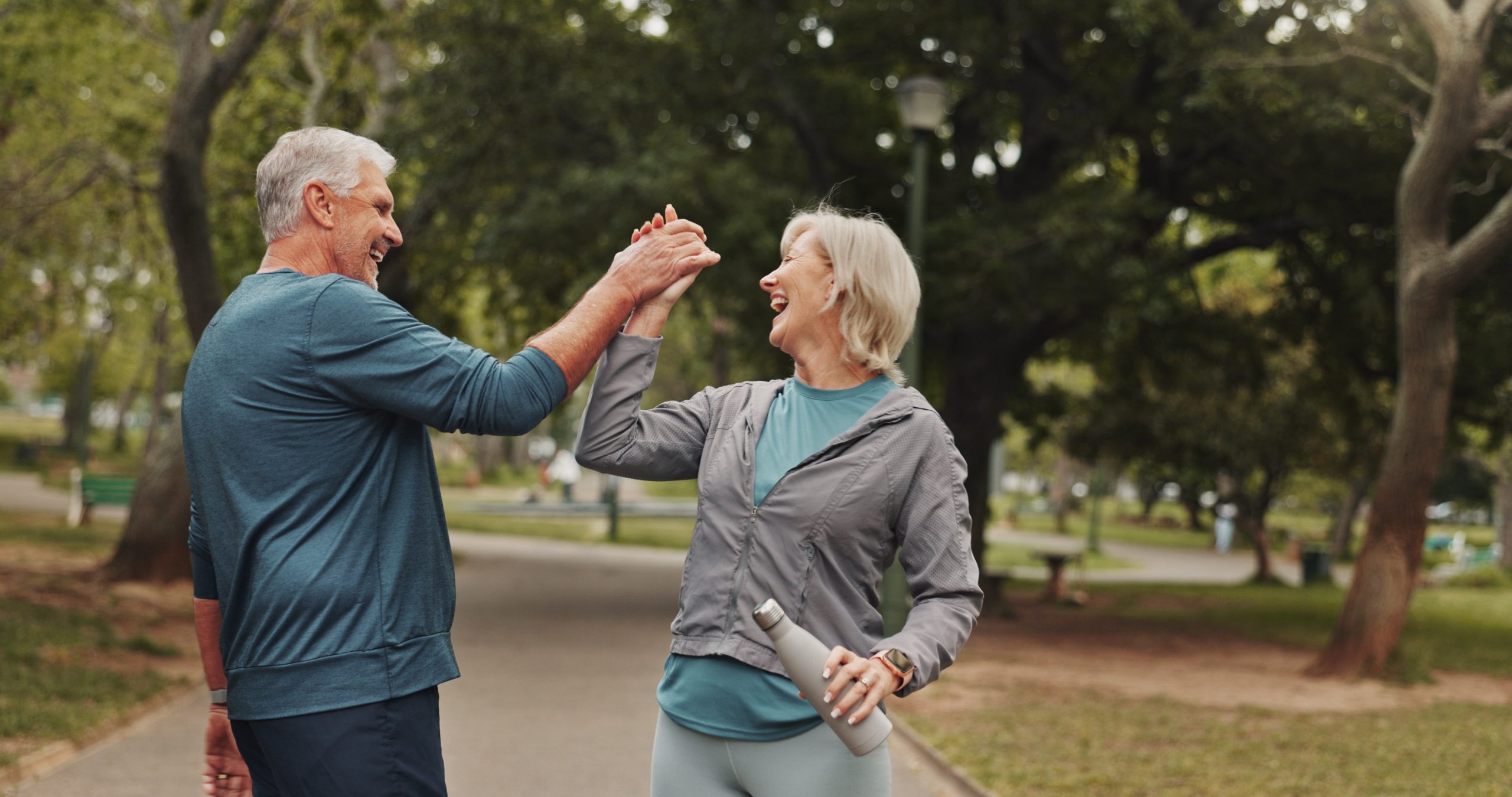 photo de seniors sportifs dans un parc