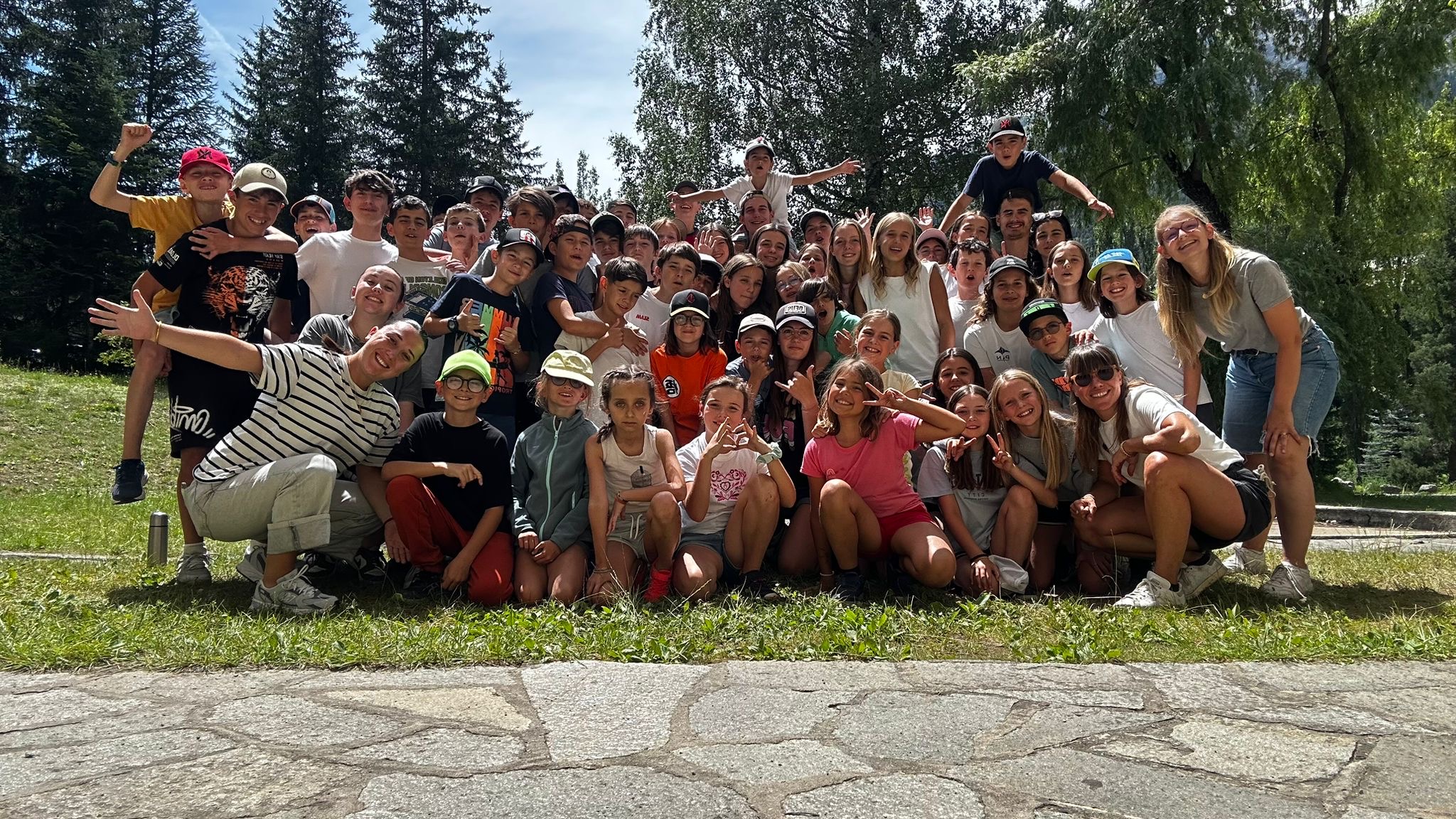photo des enfants et ados au sejour été 2024