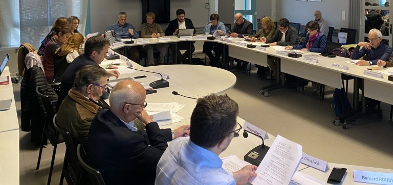 photo d'une séance d'un Conseil municipal à Venelles en 2025