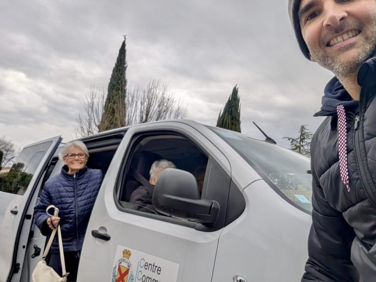 MINIBUS DU CCAS AVEC ROMAIN