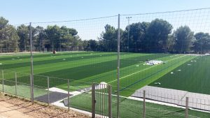 le nouveu gazon synthétique au stade d'honneur