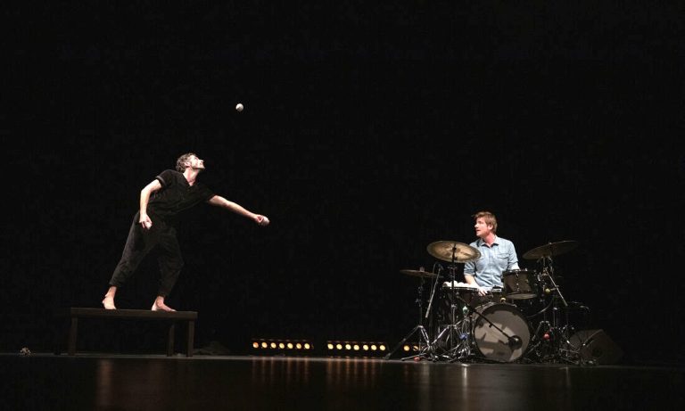 photo du spectacle s'assurer de ses propres murmures