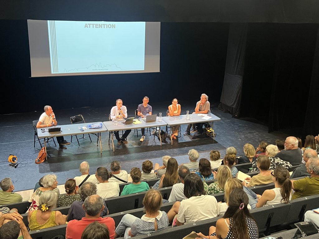 photo de la réunion de concertation au sujet du projet Vauclaire le 1er juin 2026