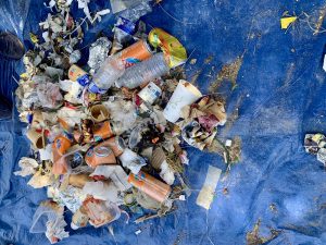 déchets récoltés lors de l'opération nettoyons le sud à venelles